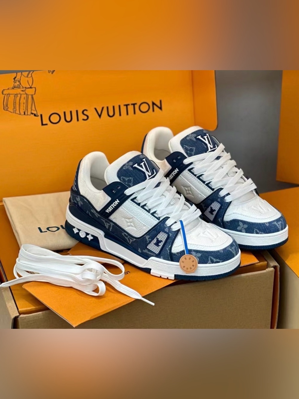 Louis Vuitton Men’s White & Navy Low-Top Sneakers